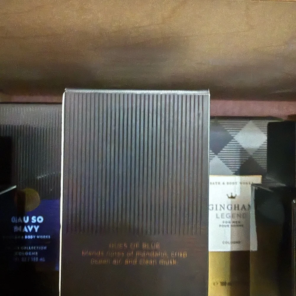 Bath & Body Works Hues of Blue Cologne - Blue & Black